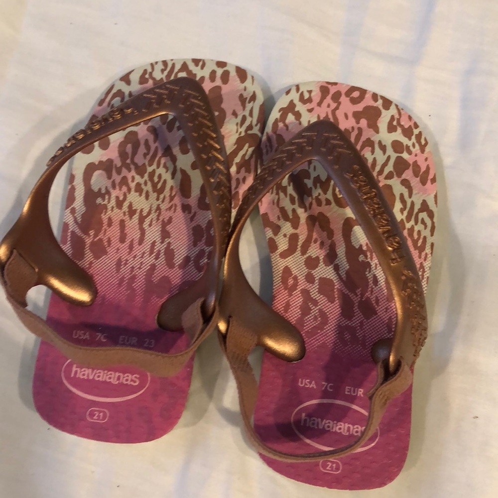 Rose Gold flip flops- toddler Havaiana size 7